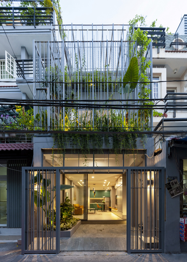 Cải tạo nhà ống bí bách thành không gian sống xanh giữa lòng Sài Gòn - Ảnh 3