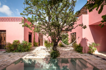 Ảnh Căn nhà cổ tông màu hồng hoài niệm tại Mexico